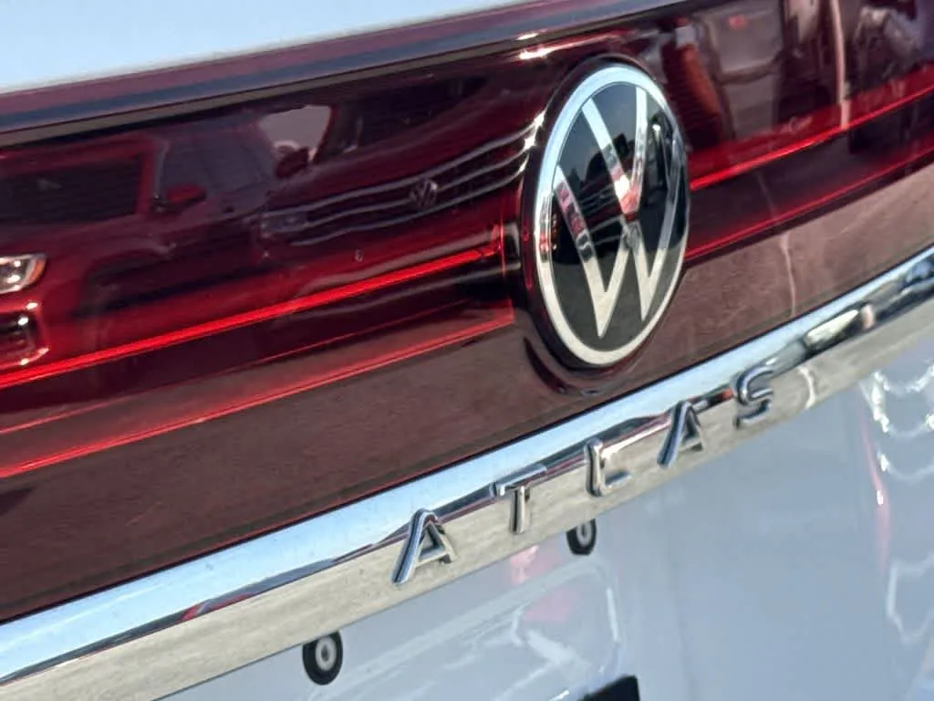 2024 Volkswagen Atlas 2.0T SE w/Technology photo 10