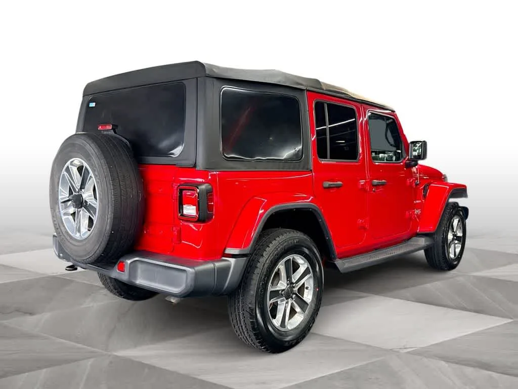 2018 Jeep Wrangler Unlimited Sahara photo 8
