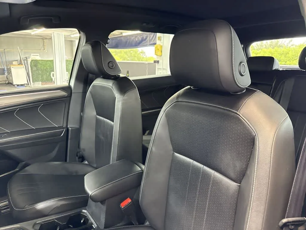2023 Volkswagen Tiguan SE R-Line Black photo 14