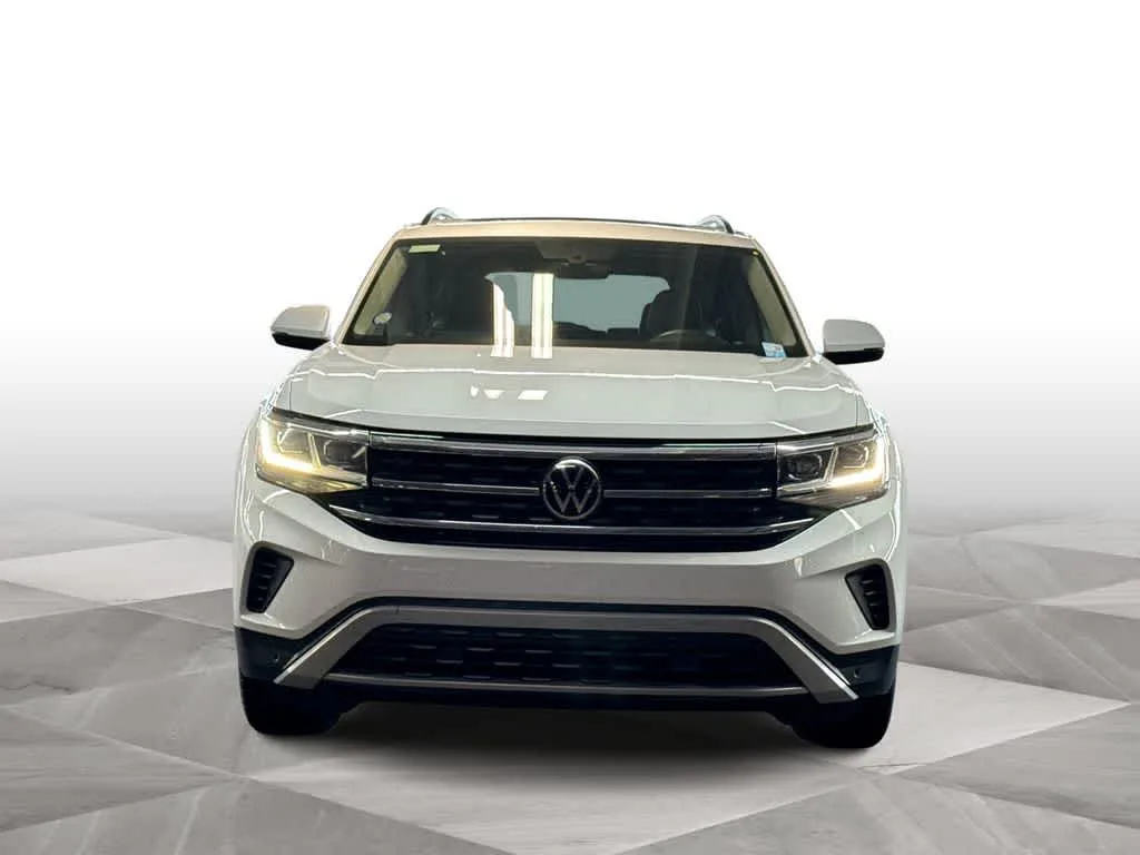 2022 Volkswagen Atlas 3.6L V6 SE w/Technology photo 2
