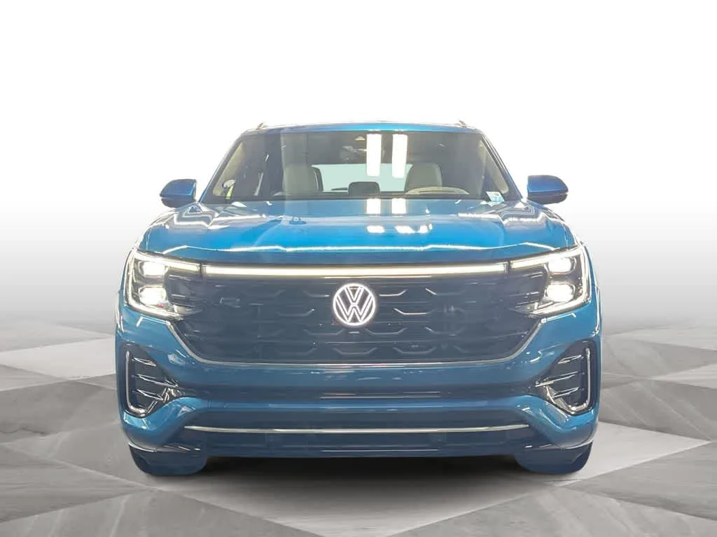 2024 Volkswagen Atlas Cross Sport 2.0T SEL Premium R-Line photo 3