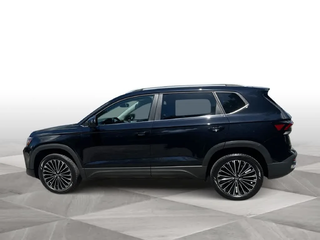 2026 Volkswagen Taos SE photo 5