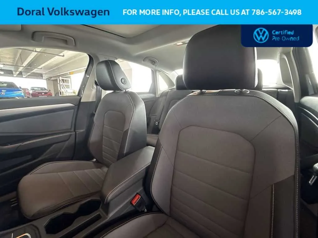 2025 Volkswagen Jetta SE photo 14