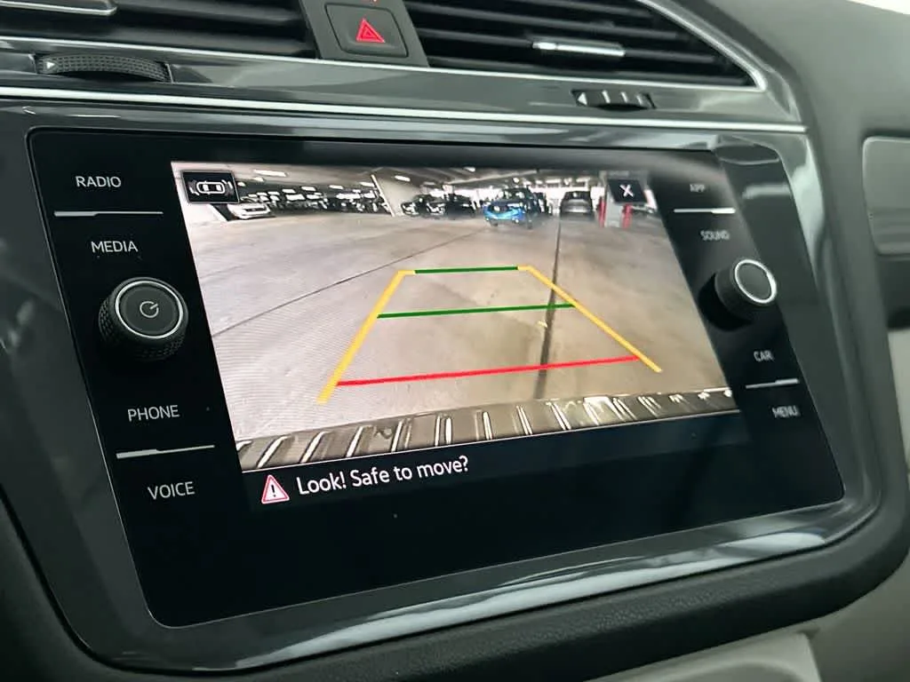 2024 Volkswagen Tiguan SE photo 19