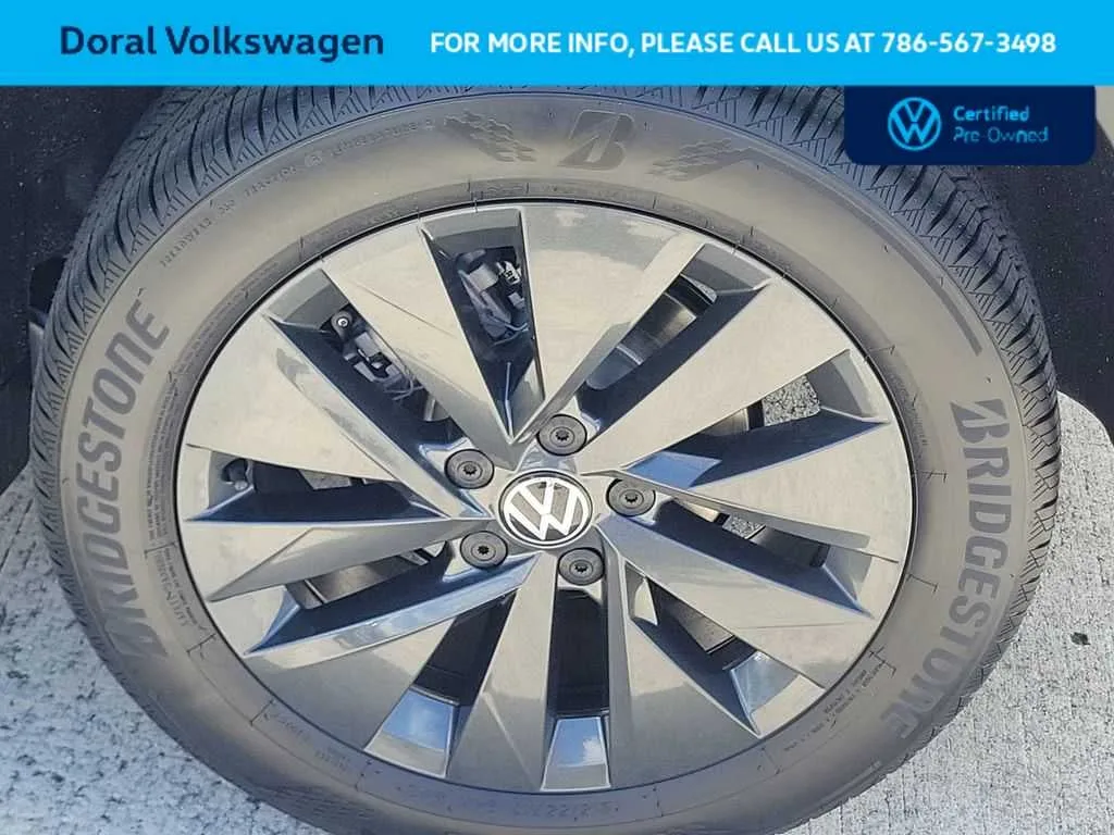 2024 Volkswagen Taos S photo 17