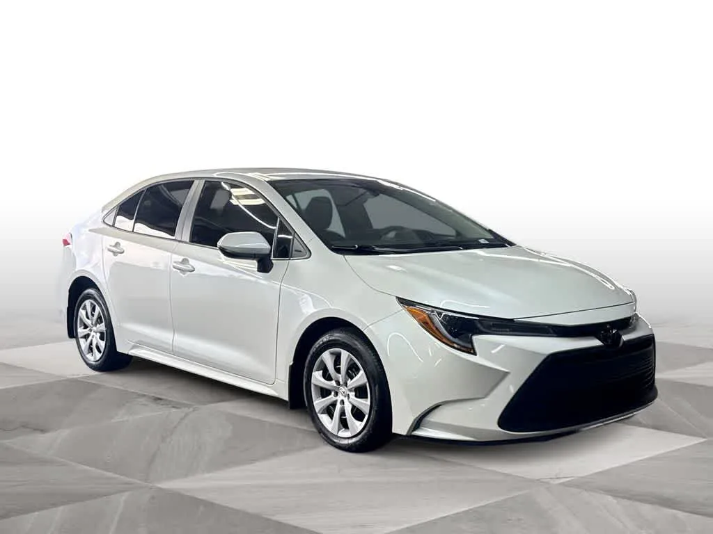 2026 Toyota Corolla LE photo 2
