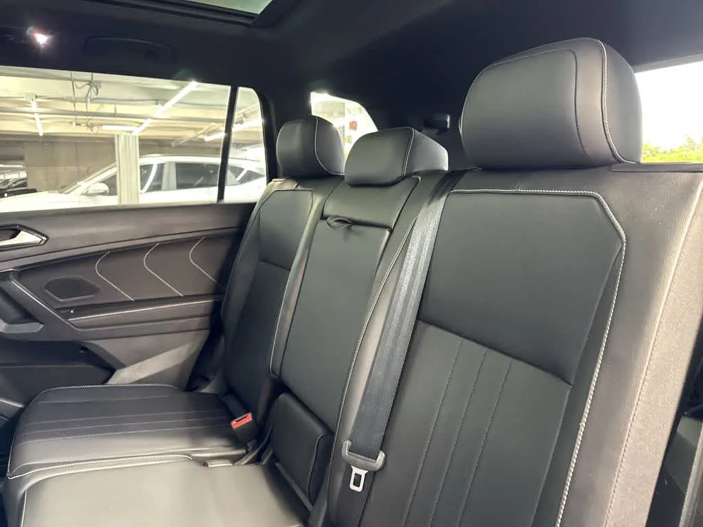 2023 Volkswagen Tiguan SE R-Line Black photo 22