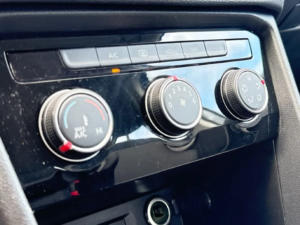 2023 Volkswagen Taos S photo 19