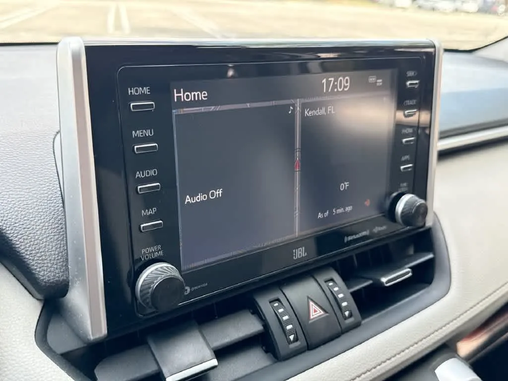 2019 Toyota RAV4 Limited photo 18