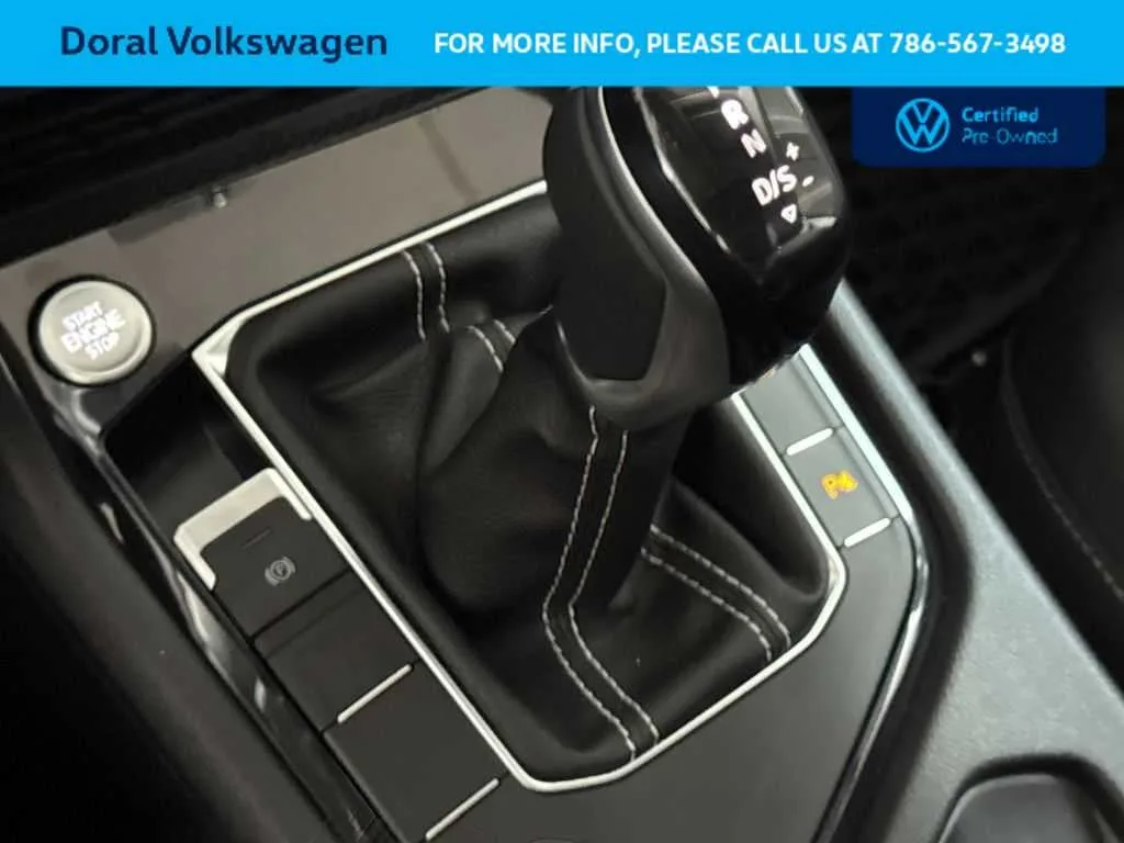 2025 Volkswagen Taos SE Black photo 21