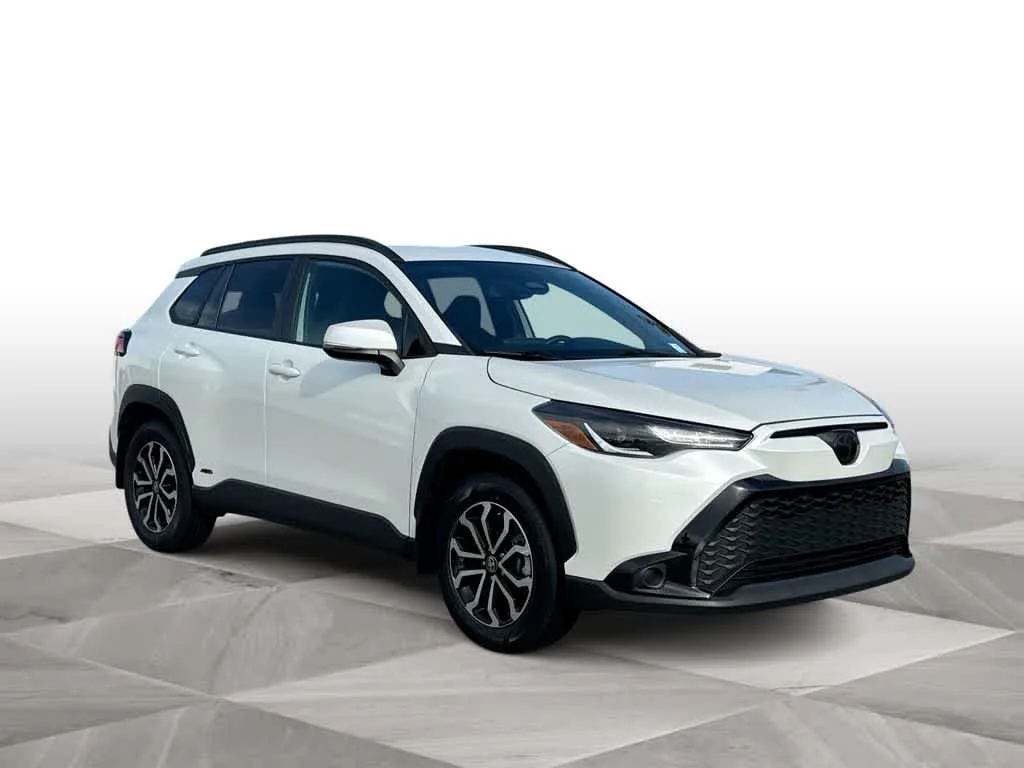 2024 Toyota Corolla Cross Hybrid SE photo 2