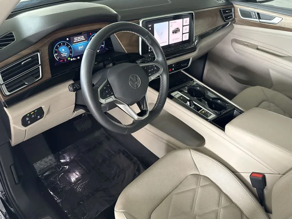 2026 Volkswagen Atlas 2.0T SE w/Technology photo 13