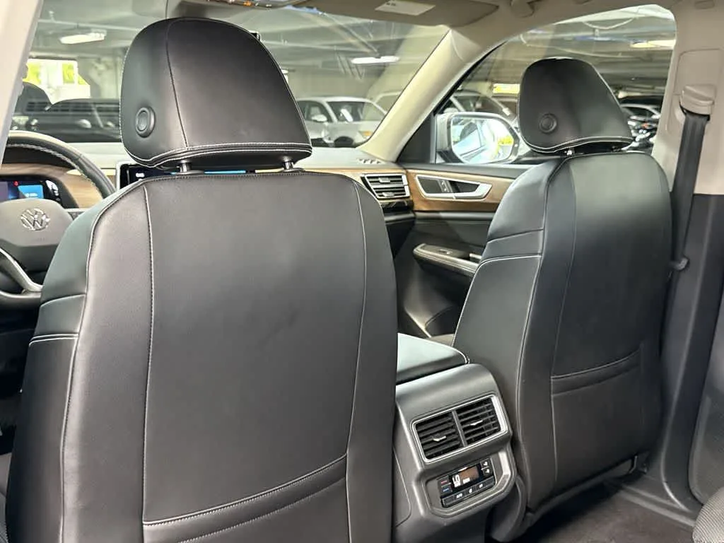 2024 Volkswagen Atlas 2.0T SE w/Technology photo 23