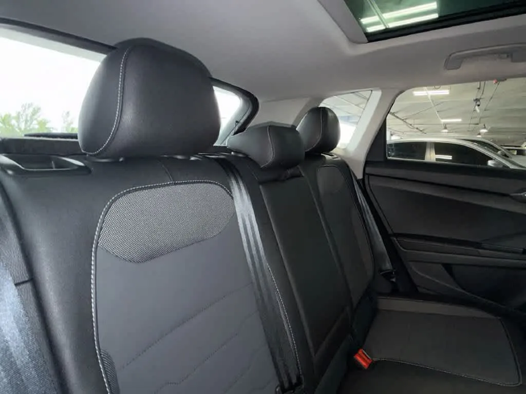 2026 Volkswagen Taos SE Black photo 26