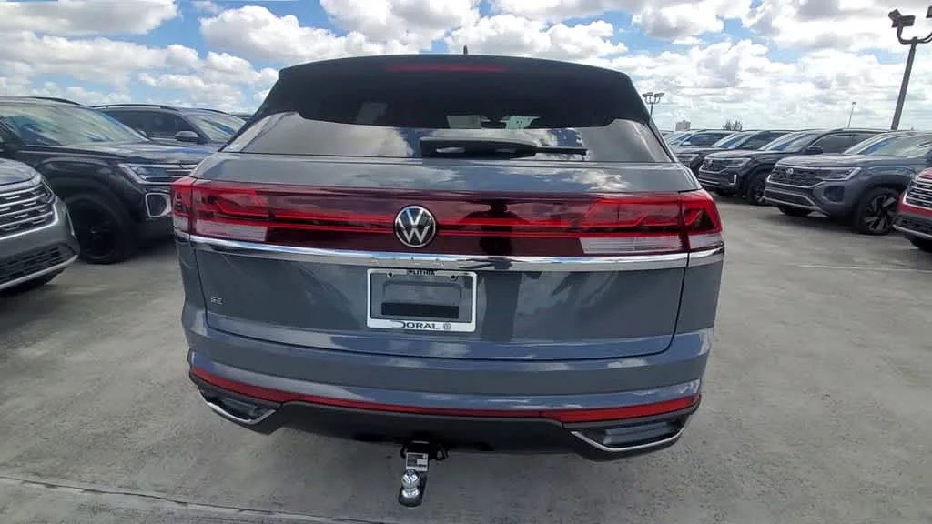 2024 Volkswagen Atlas Cross Sport 2.0T SE w/Technology photo 7