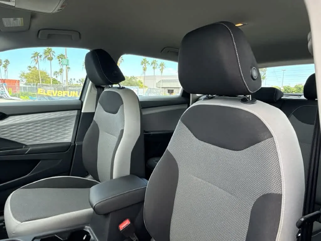 2023 Volkswagen Taos S photo 14
