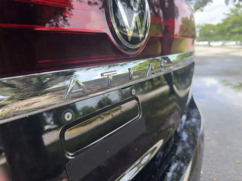 2024 Volkswagen Atlas 2.0T SE w/Technology photo 10