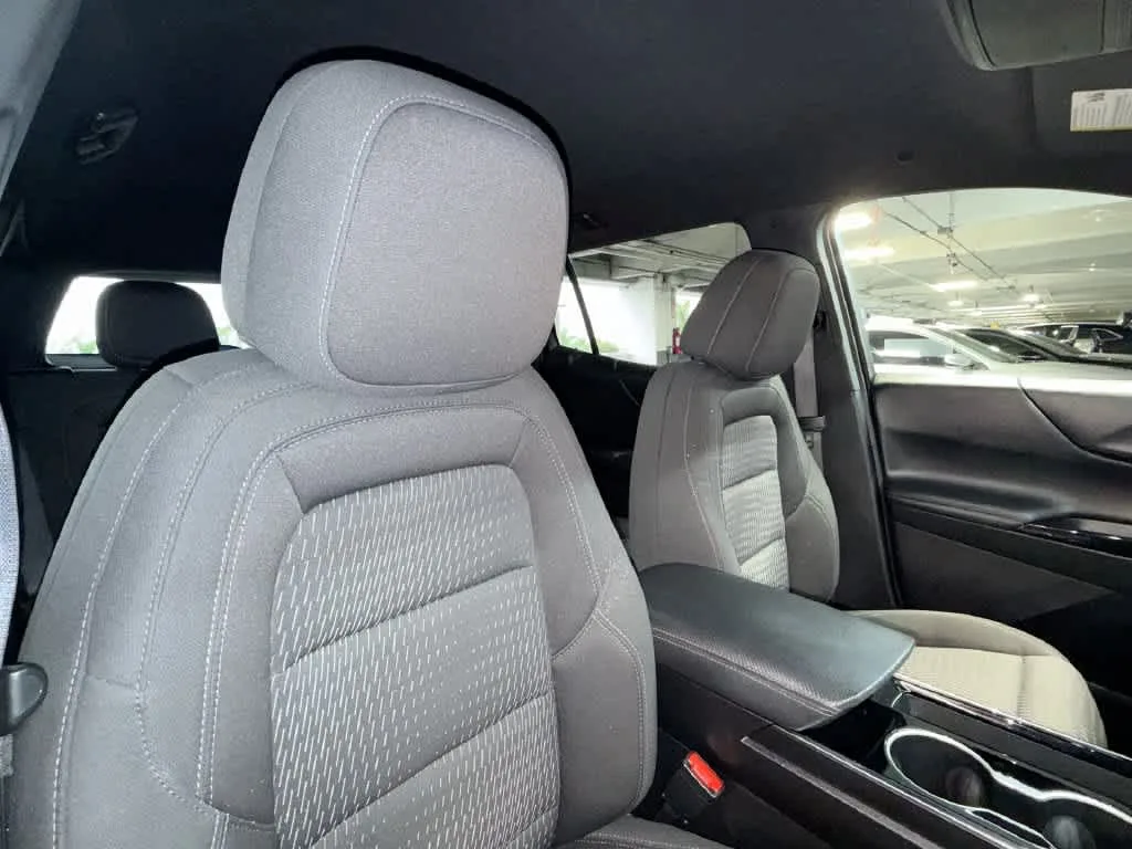 2025 Chevrolet Equinox FWD LT photo 27
