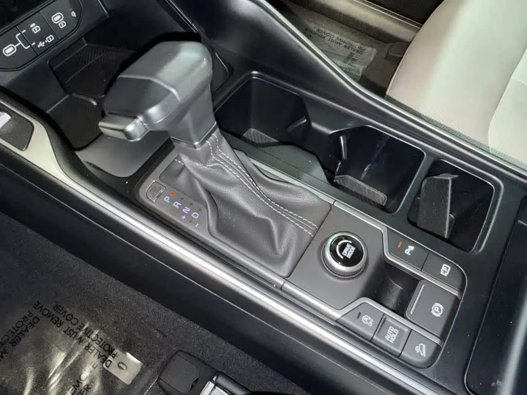 2025 Kia Sorento S photo 21