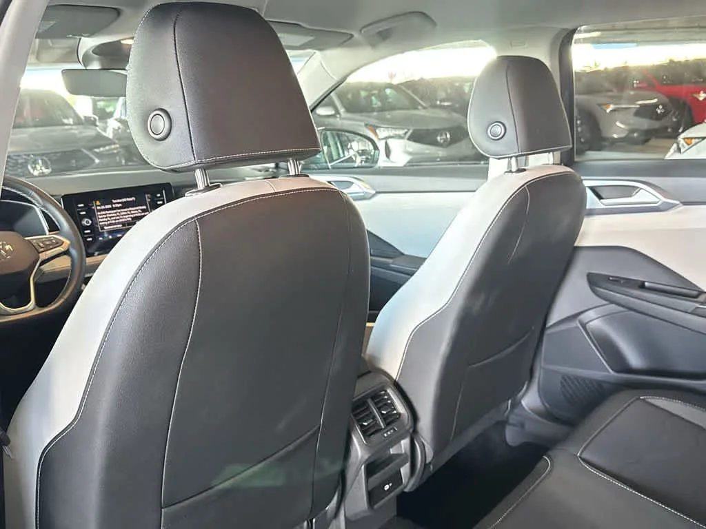 2025 Volkswagen Taos SE photo 23