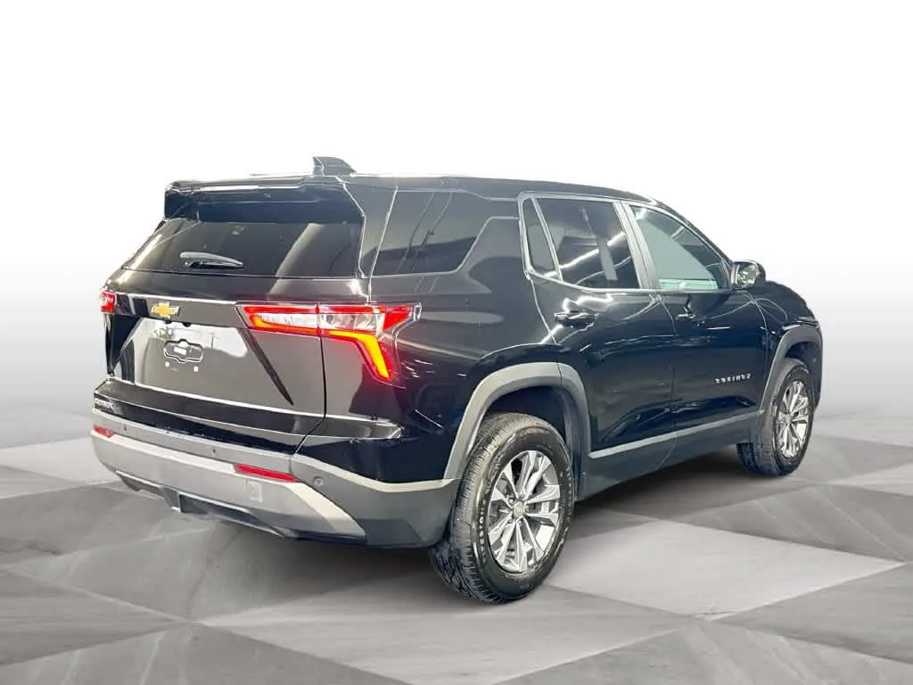 2025 Chevrolet Equinox FWD LT photo 8