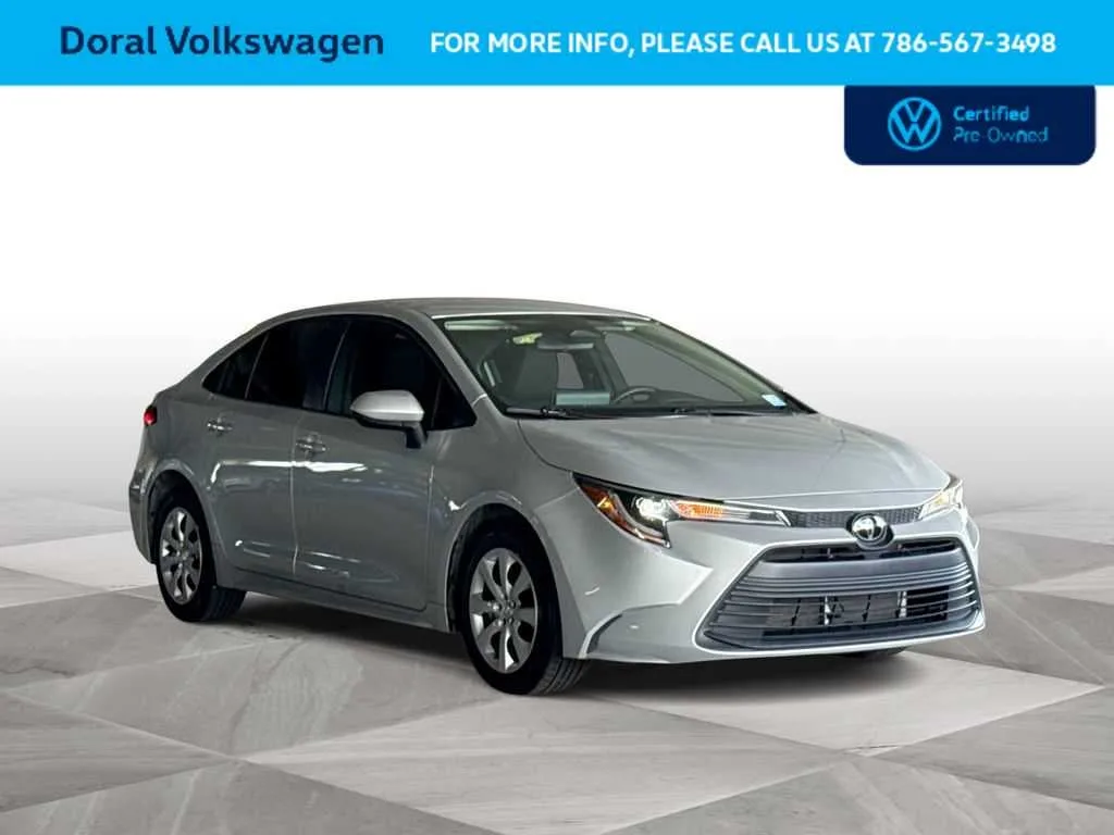 2023 Toyota Corolla LE photo 2