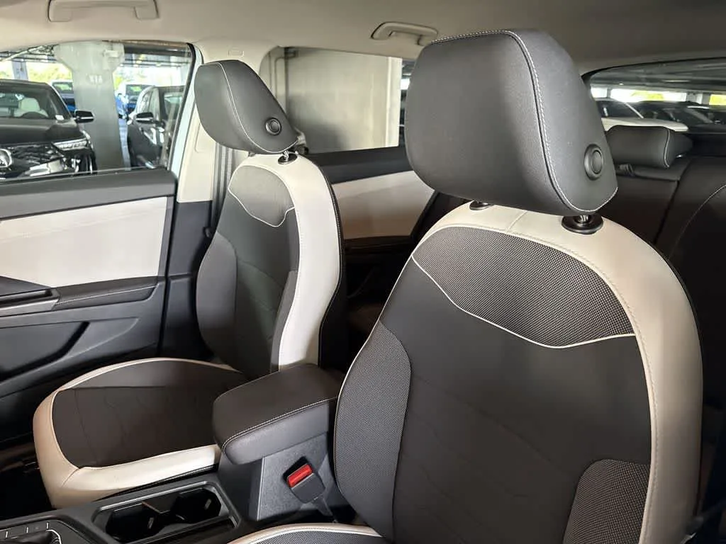 2026 Volkswagen Taos SE photo 14