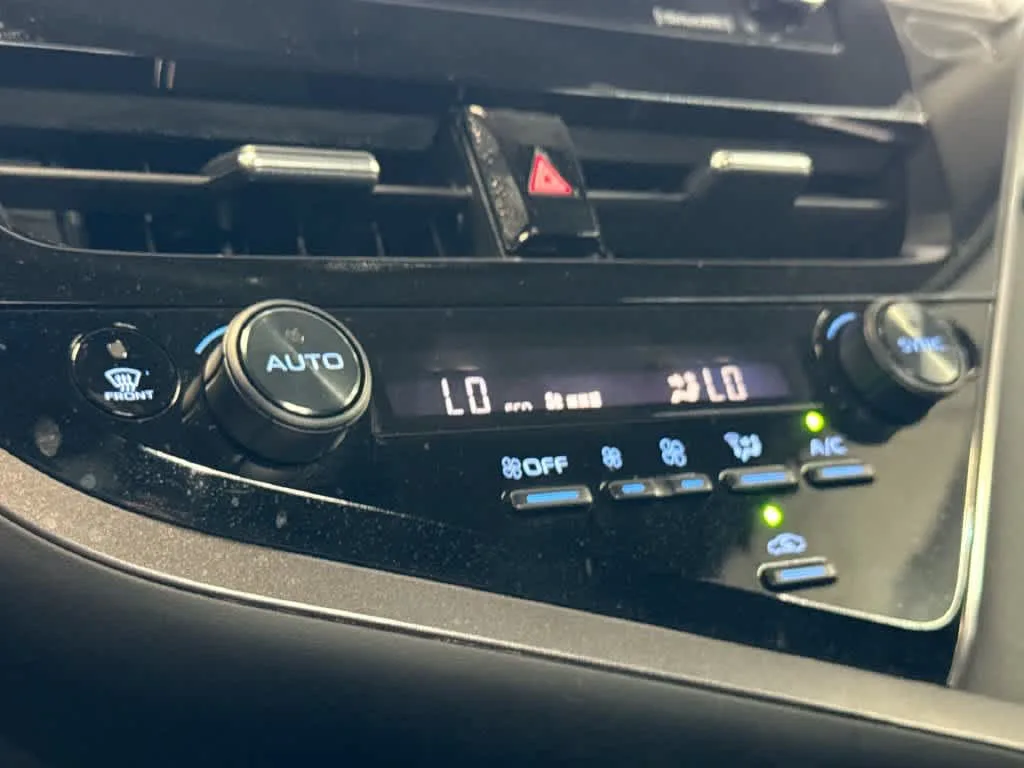 2024 Toyota Camry SE photo 19
