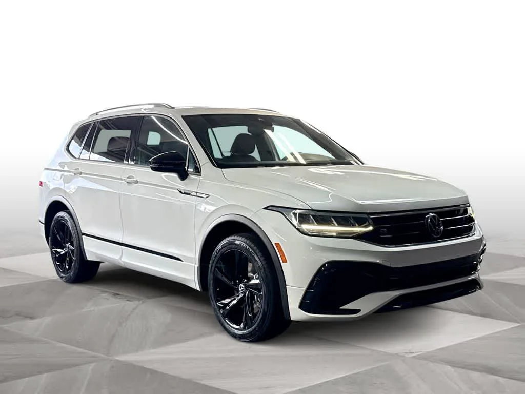 2023 Volkswagen Tiguan SE R-Line Black photo 2