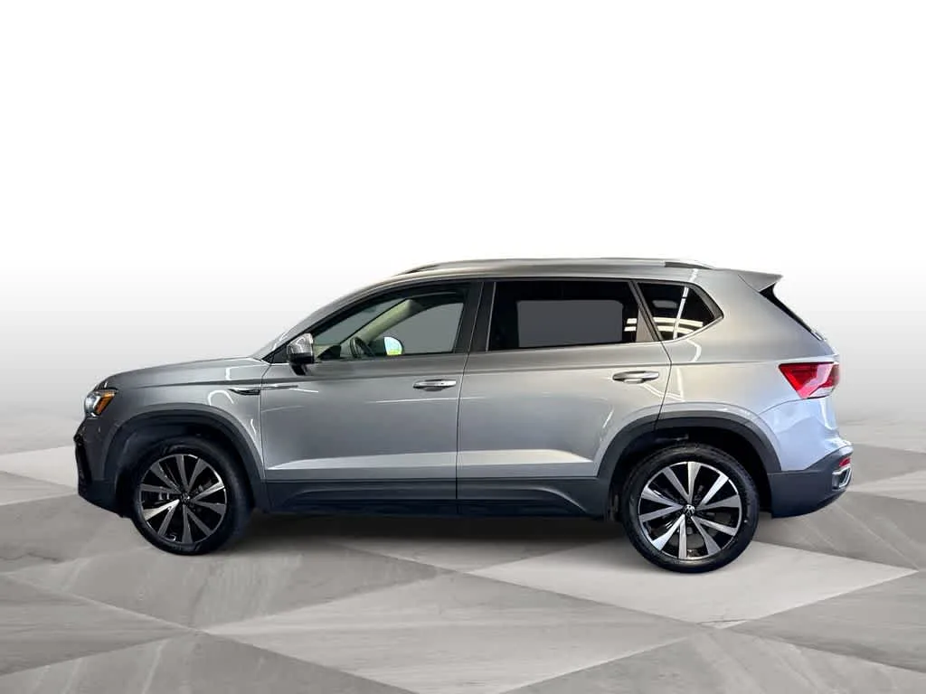 2022 Volkswagen Taos SE photo 5