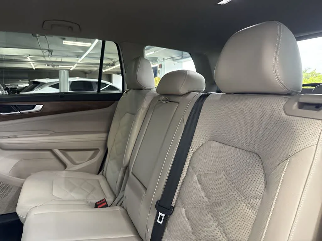 2024 Volkswagen Atlas 2.0T SE w/Technology photo 22