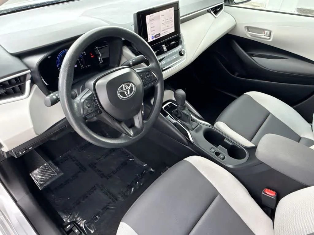 2026 Toyota Corolla LE photo 13