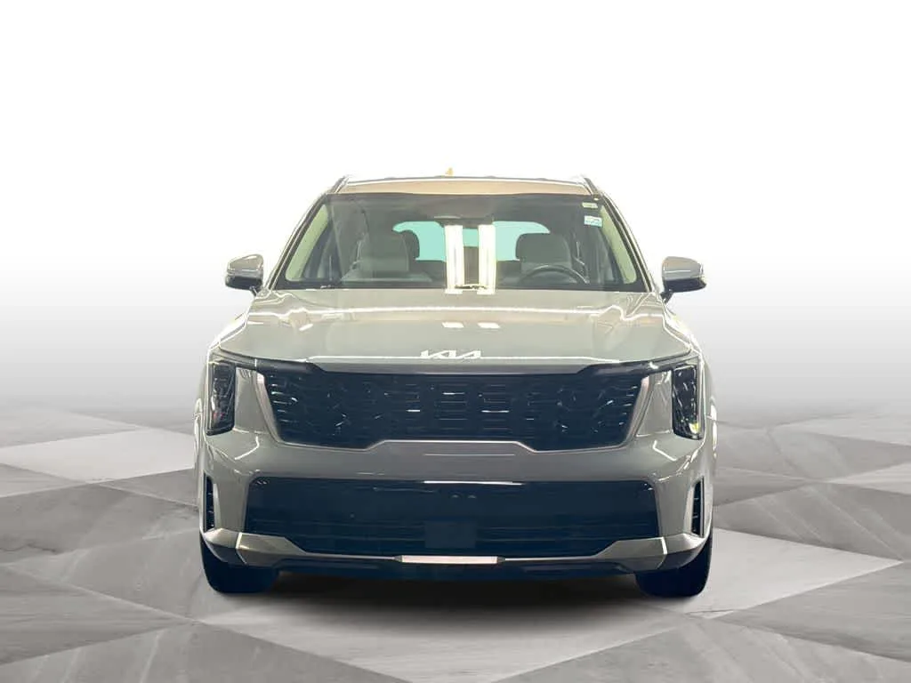 2025 Kia Sorento S photo 3