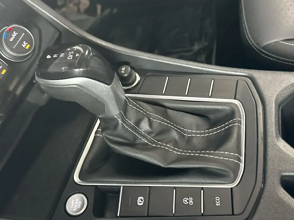 2022 Volkswagen Jetta SE photo 21