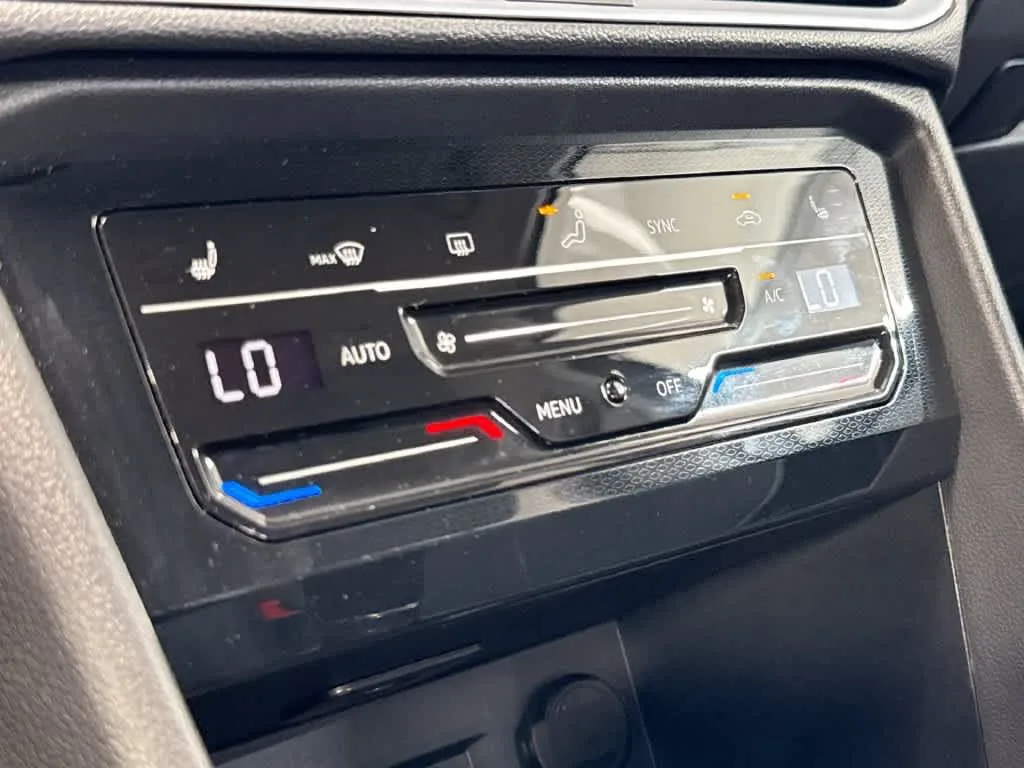2026 Volkswagen Taos SE photo 20