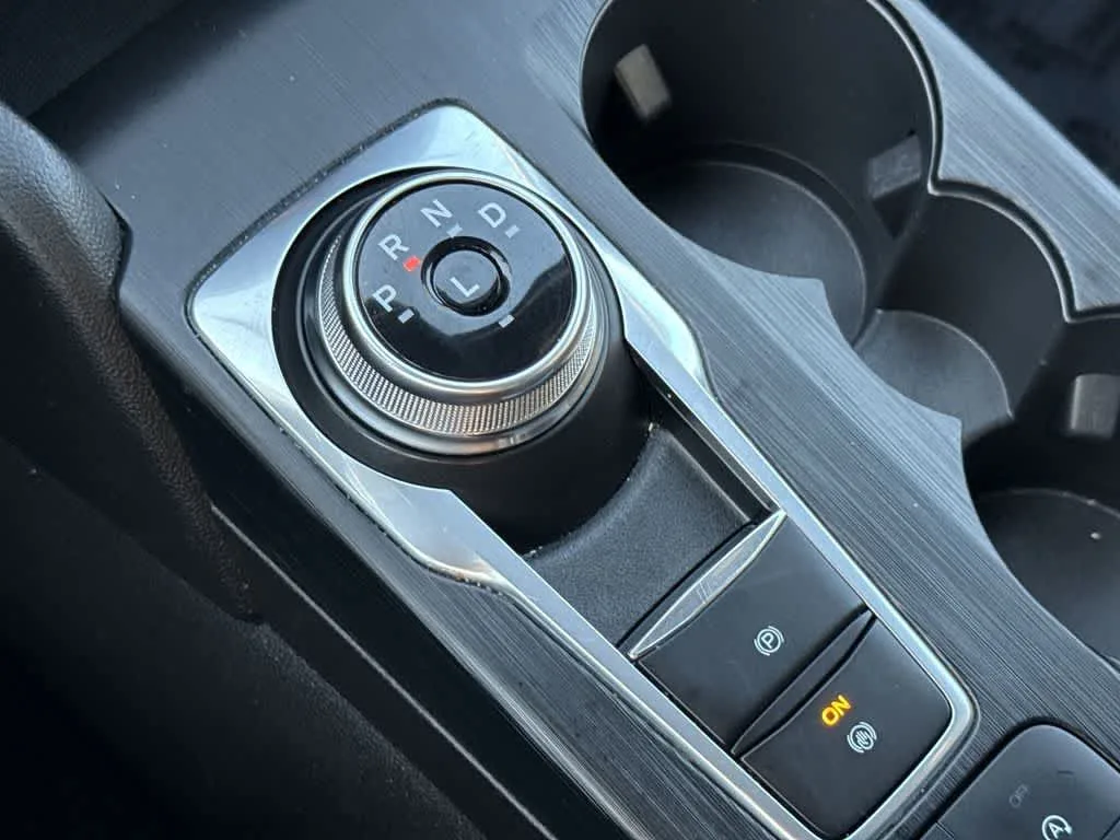 2025 Ford Escape ST-Line photo 20