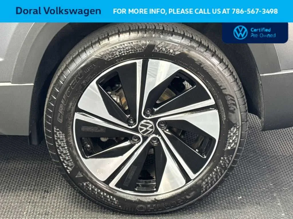 2024 Volkswagen Taos SE photo 16