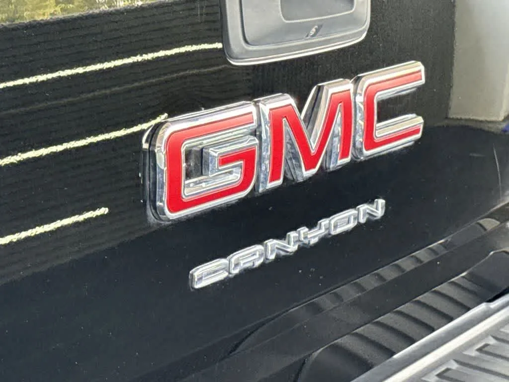 2022 GMC Canyon 2WD Elevation photo 10