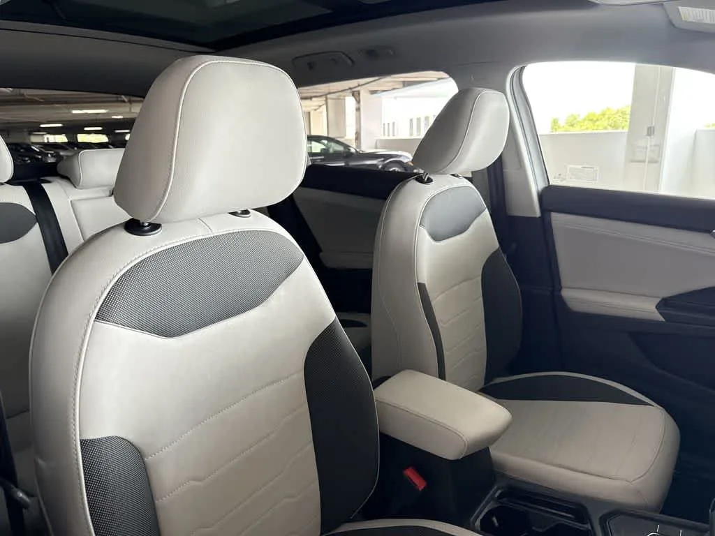 2026 Volkswagen Taos SE photo 26