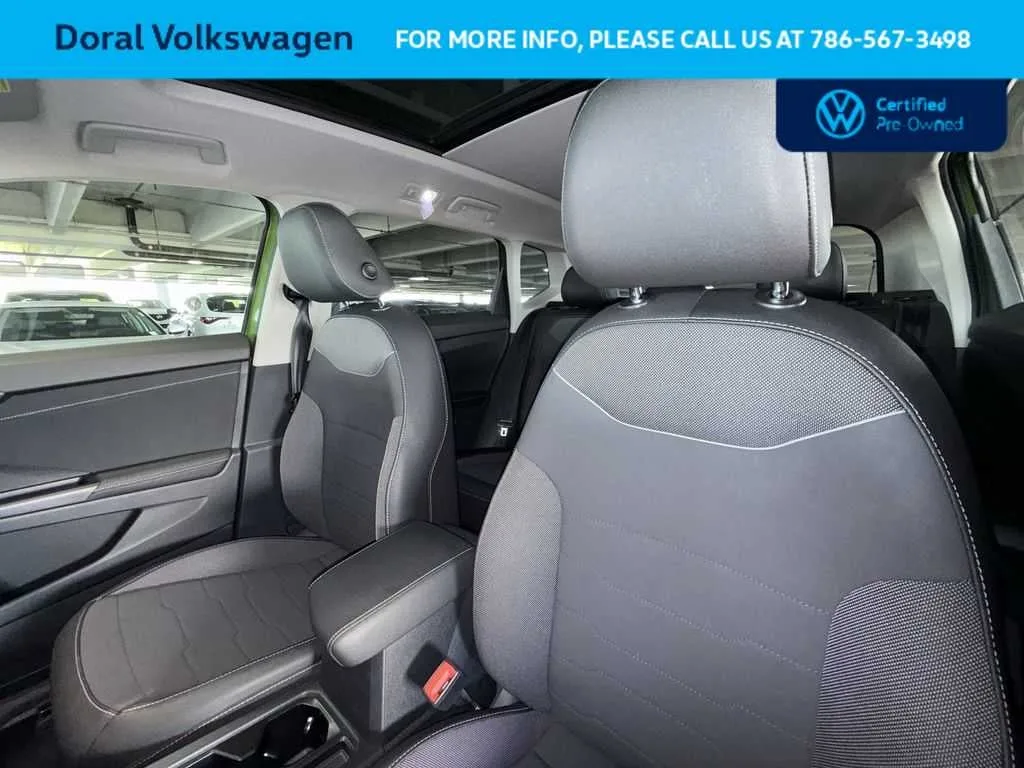 2025 Volkswagen Taos SE Black photo 14