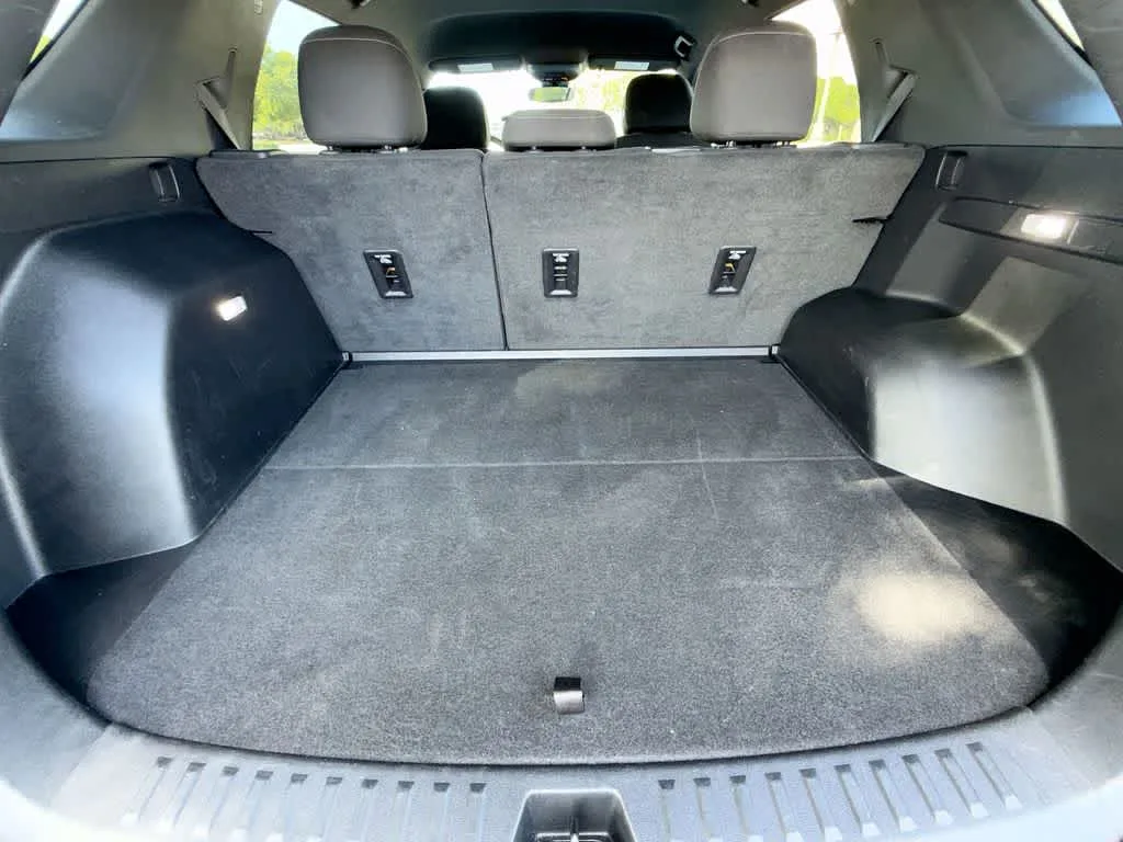 2025 Chevrolet Equinox FWD LT photo 25