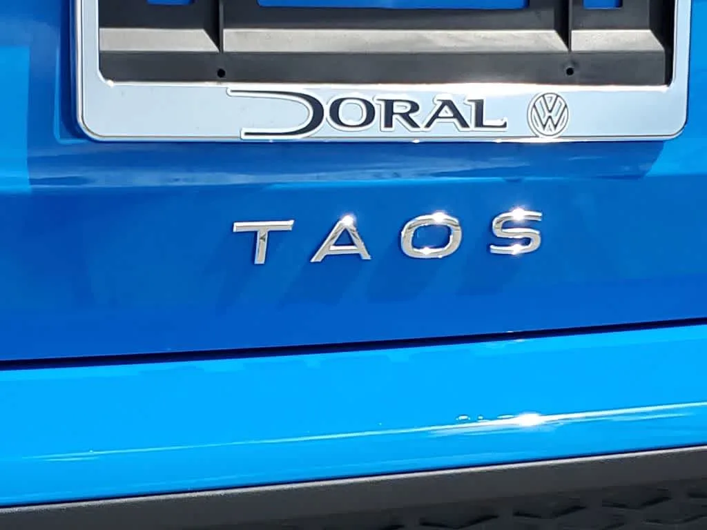 2023 Volkswagen Taos SE photo 14