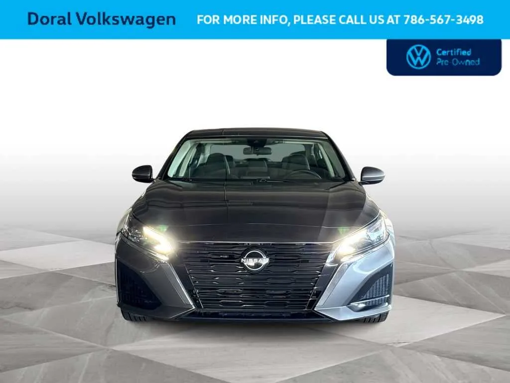 2023 Nissan Altima 2.5 SV photo 3