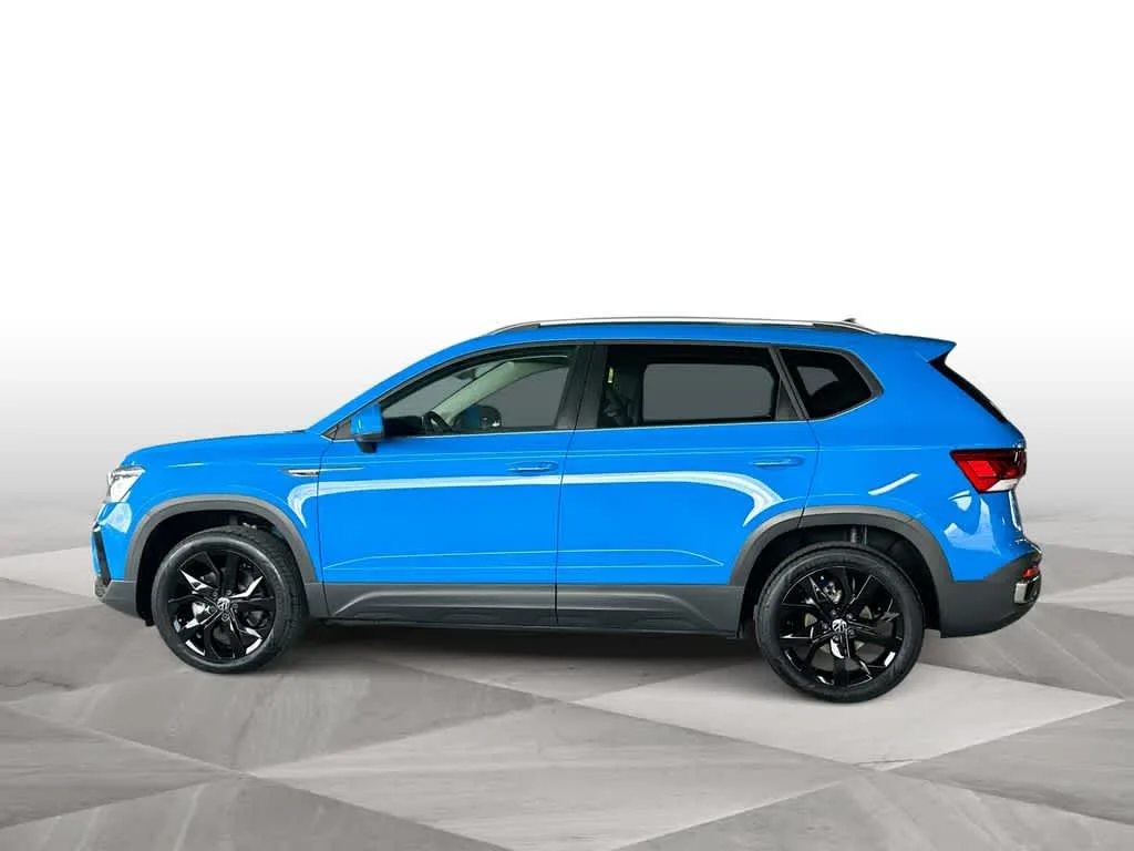 2024 Volkswagen Taos SE photo 5