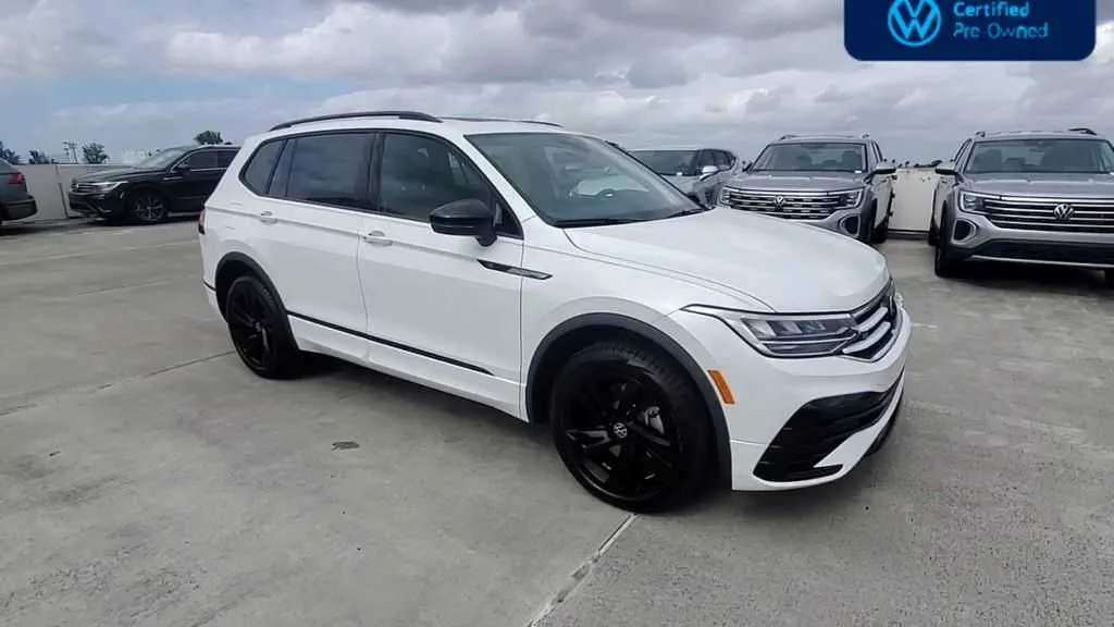 2024 Volkswagen Tiguan SE R-Line Black photo 2