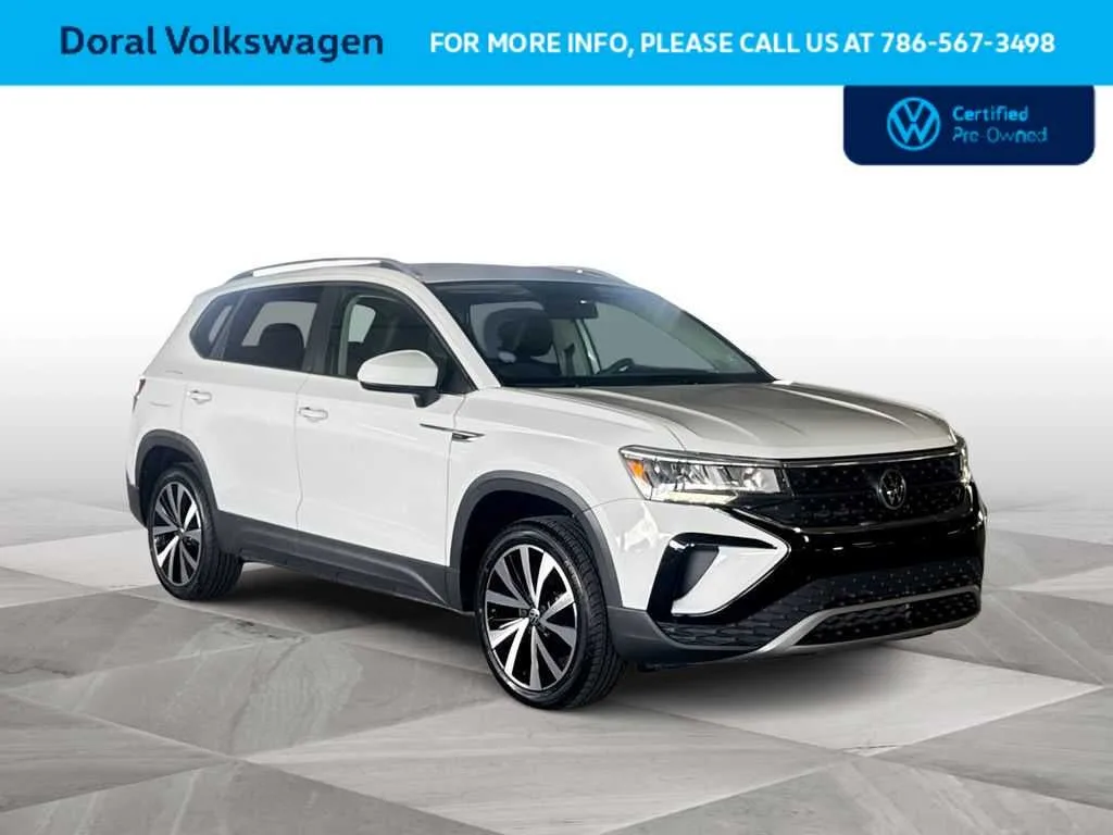 2022 Volkswagen Taos SE photo 2