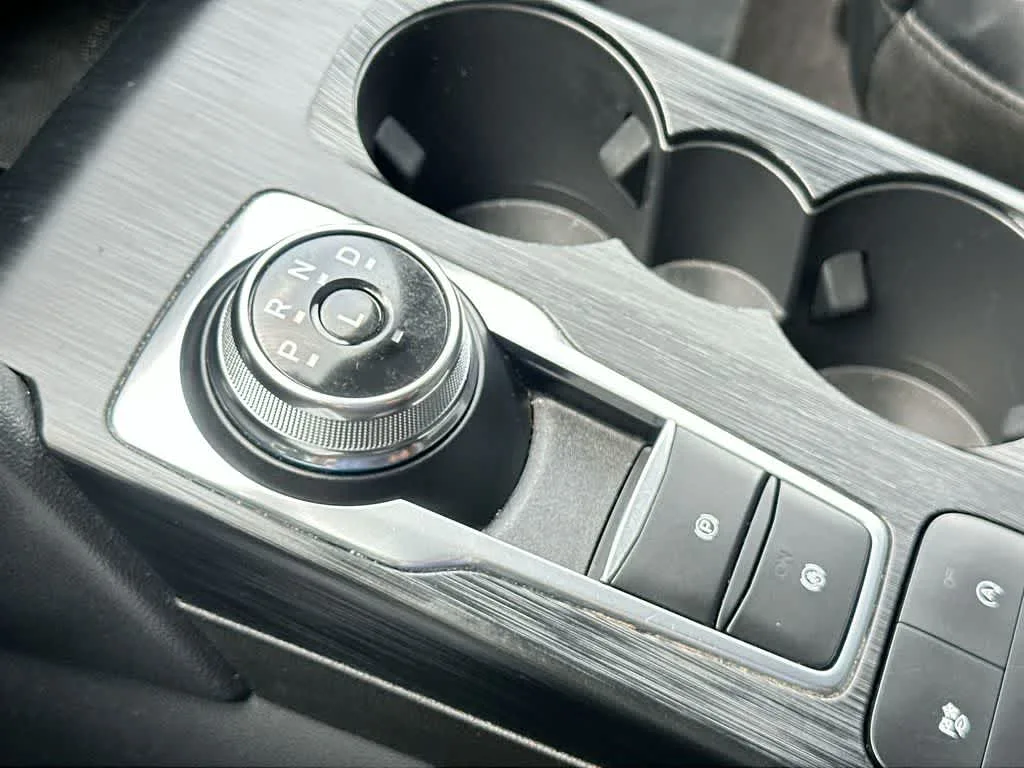 2025 Ford Escape ST-Line photo 20