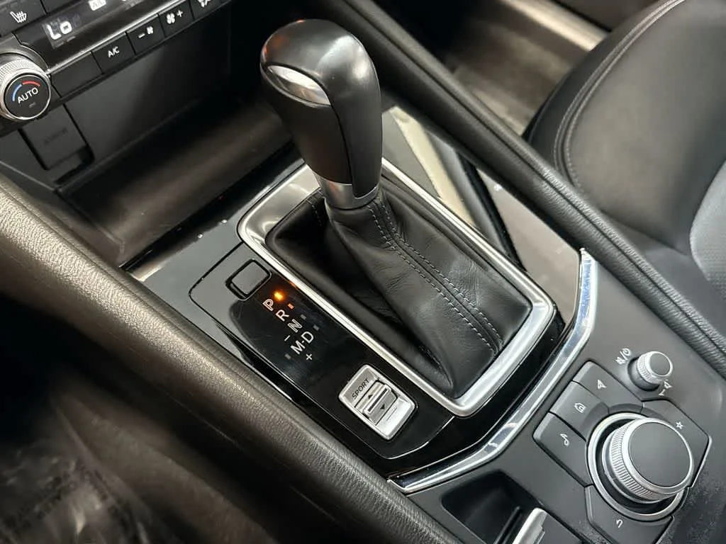 2024 Mazda CX-5 2.5 S Preferred Package photo 20