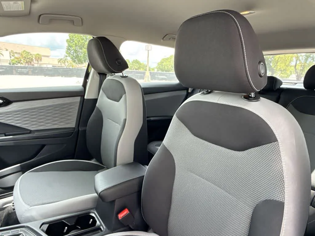 2024 Volkswagen Taos S photo 14