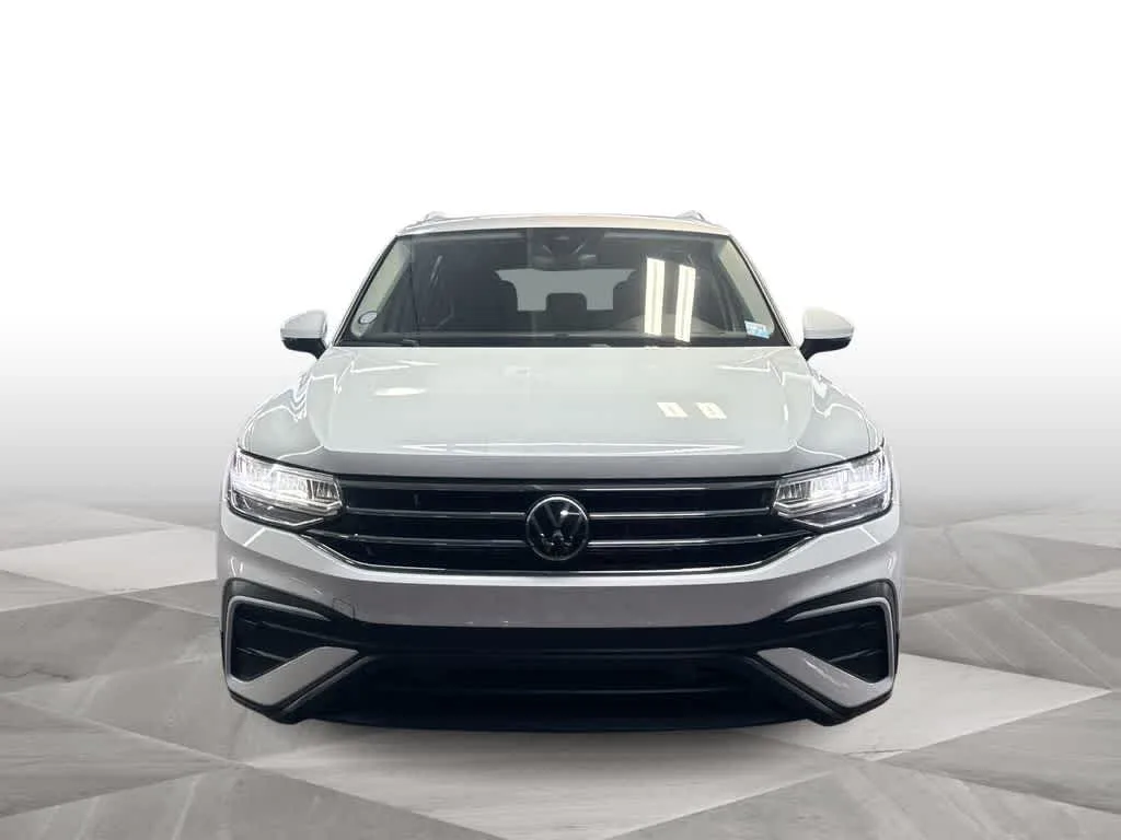 2024 Volkswagen Tiguan SE photo 3